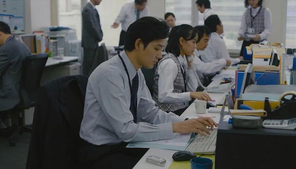 骑手困在系统里，白领困在电脑前：科技如果不向善，你我都是工具人