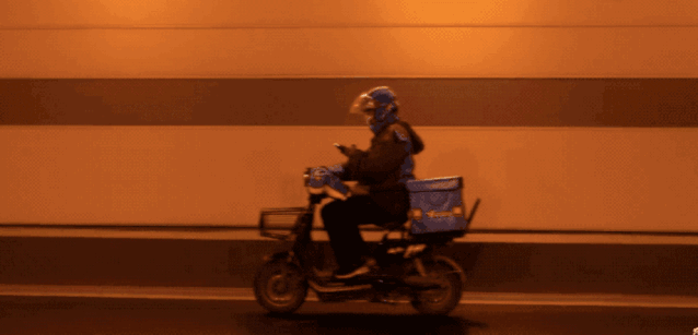 骑手困在系统里，白领困在电脑前：科技如果不向善，你我都是工具人